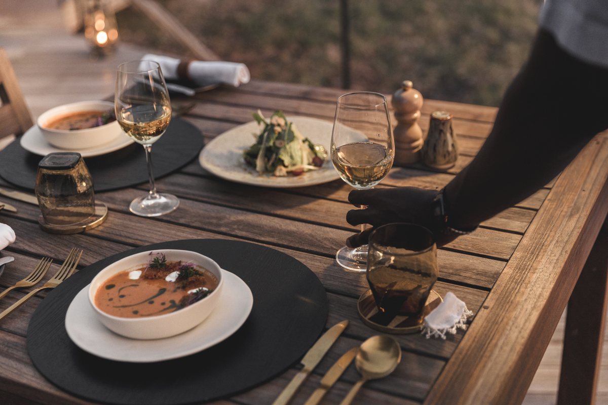 Bush dining